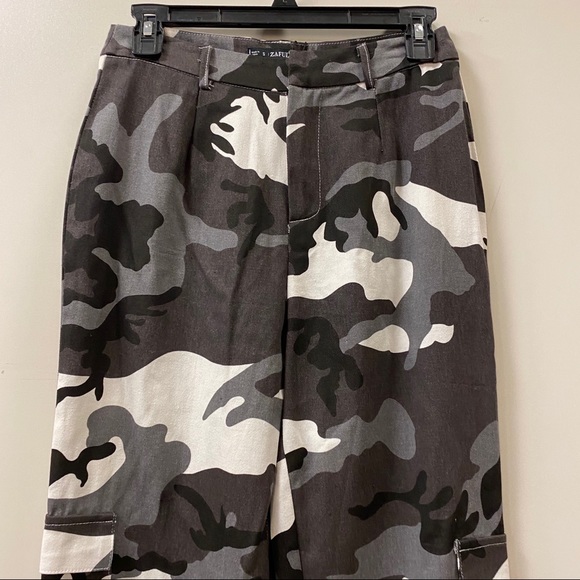 High Waisted Flap Pockets Jogger Pants - Picture 3 of 8